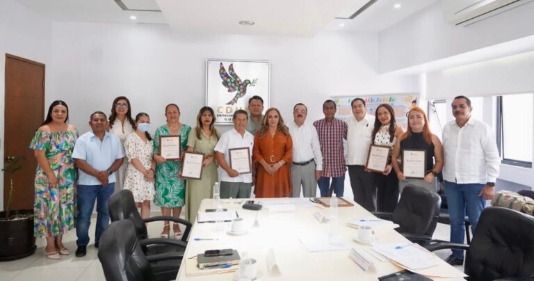 CDHEG fortalece estrategias en favor de los derechos humanos y reconoce trayectoria de su personal