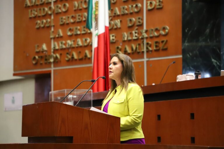 Impulsa diputada uso opcional de pantalón para alumnas en escuelas de Guerrero