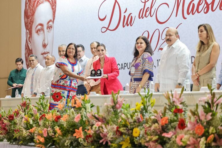 Continuaremos impulsando mejores condiciones para el magisterio guerrerense, con diálogo, respeto y coordinación: Evelyn Salgado
