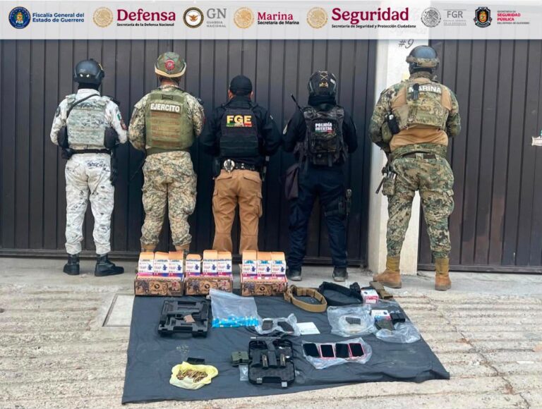 FGEGuerrero asegura armas, más de mil cartuchos y equipo táctico tras cateo en Acapulco