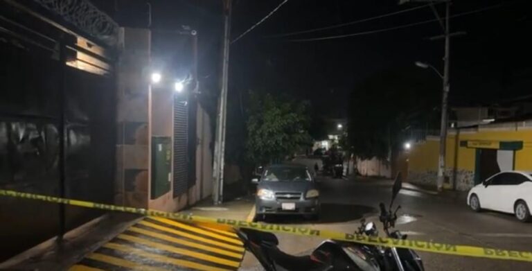 Hallan a un hombre asesinado con torniquete en la colonia Vista Alegre de Acapulco