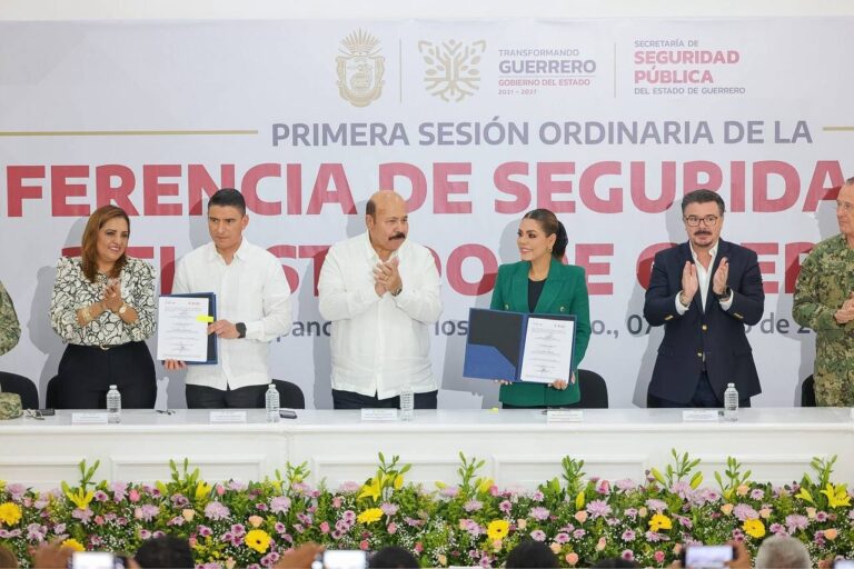 Evelyn Salgado firma convenios para consolidar el desarrollo policial de las instituciones municipales