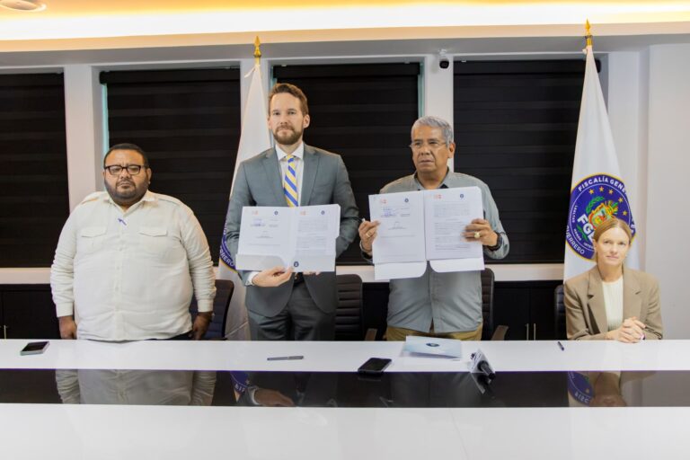 FGEGuerrero firma convenio de colaboración con el Fondo de Población de las Naciones Unidas para fortalecer la identificación humana