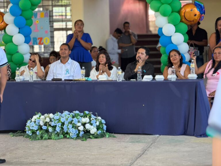 Reafirma Leticia Lozano respaldo a la educación y al futuro de la niñez acapulqueña
