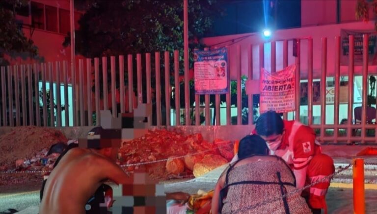 Una mujer dió a luz en la banqueta en la colonia Progreso por negligencia de la unidad de Salud IMSS-BIENESTAR Vallarta en Acapulco