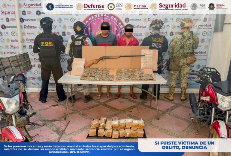 Detiene FGEGuerrero a dos personas en flagrancia y asegura probable droga, un arma y vehículos en Juan R. Escudero