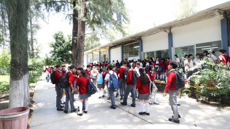 Regresan a clases más de un millón 700 mil estudiantes de diversos niveles en Guerrero: SEG