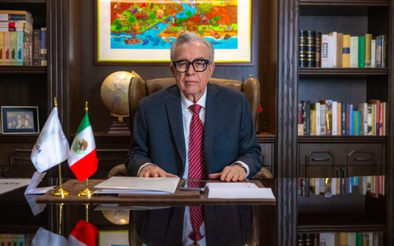 Rocha Moya: una licencia de ida y vuelta que abrió una nueva crisis política en Sinaloa