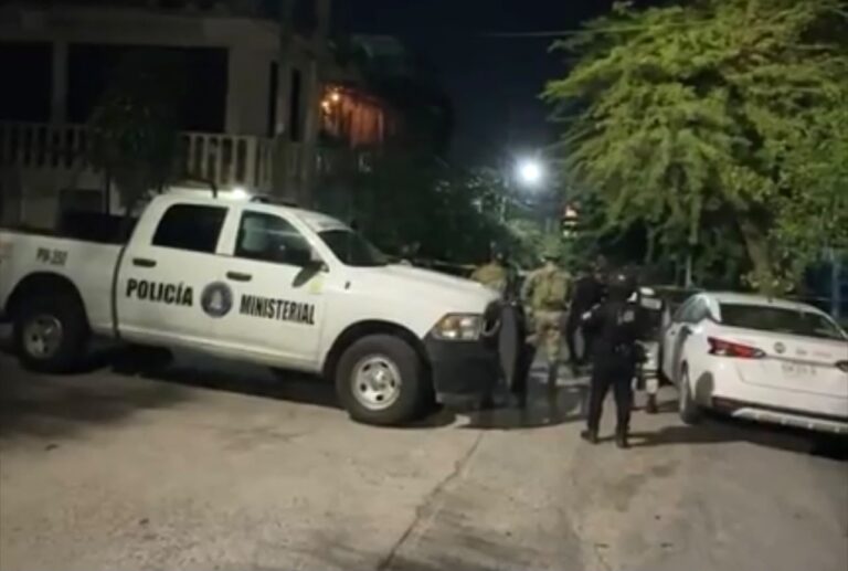 Asesinan a hombre vestido de mujer y lo hallan dentro de un tambo de agua en El Coloso