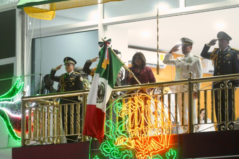 Da Leticia Lozano el Grito de Independencia en el corazón de Acapulco