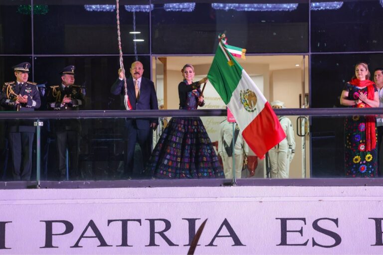 Evelyn Salgado celebra el Grito de Independencia en la Casa del Pueblo con gran fiesta mexicana