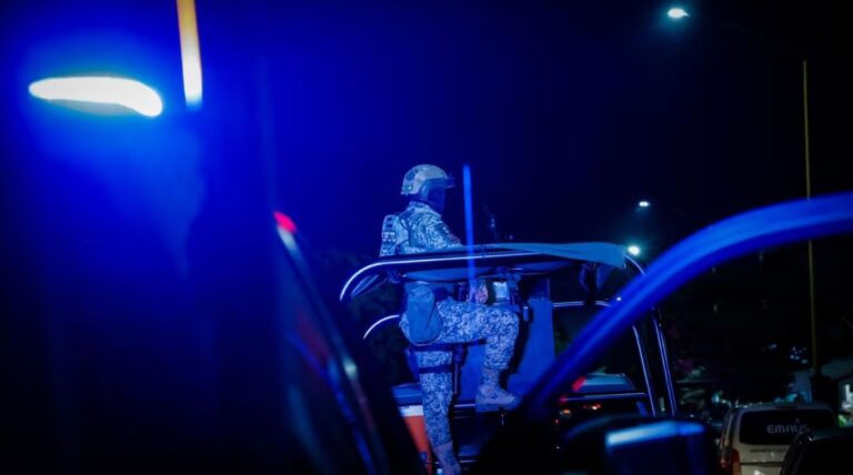 Nueva jornada de violencia sacude Culiacán; reportan balaceras y vehículos incendiados
